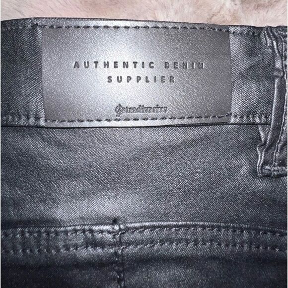 NWT Stradivarius coated push up jean in black, size 4 - Picture 15 of 16